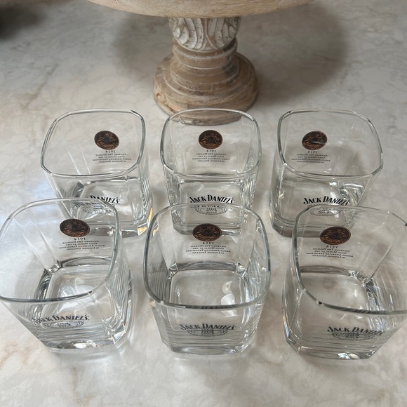 VINTAGE COLLECTOR’S JACK DANIELS 1914 GOLD MEDAL AWARD WHISKEY GLASSES- set of 6 - Picture 2 of 8